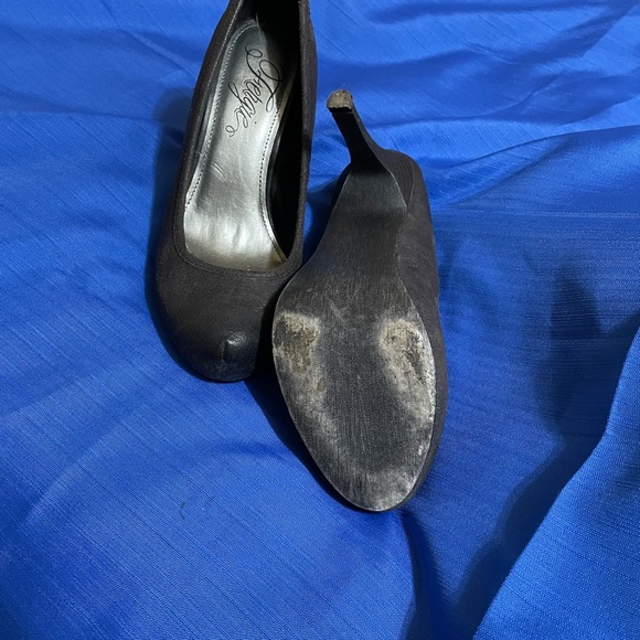 Fergie pumps - Picture 4 of 5